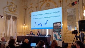 Blas Trujillo asiste a la apertura de las XXI Jornadas Científicas sobre Vacunas y Salud Pública