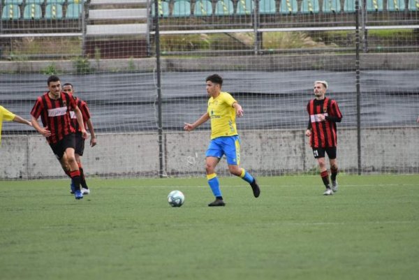 Fútbol 3ª RFEF: El Viera refuerza su medular con la incorporación de Raúl Segura