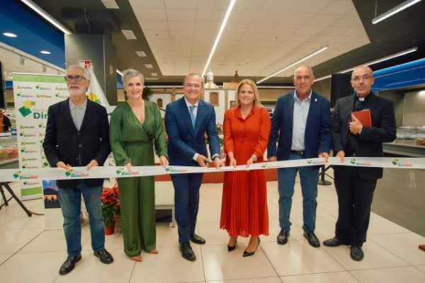 Inauguración del Belén de HiperDino que este año en su 30 aniversario homenajea al municipio de Teror
