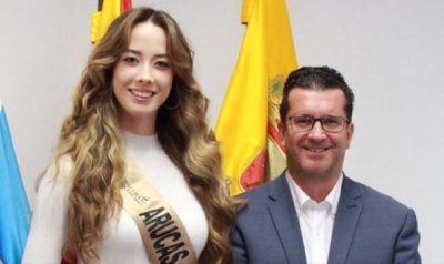 Arucas: El Alcalde Recibe A Ana Lee, Una Joven Aruquense Que Se Presenta En El Certamen ´Miss Grand Las Palmas´
