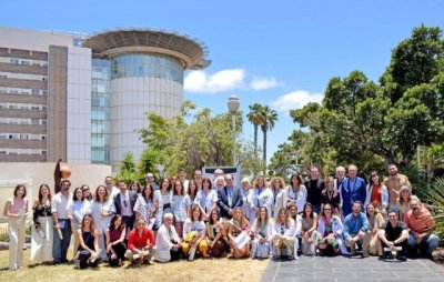 El HUC rinde homenaje a 35 residentes que finalizan su formaci&oacute;n en el hospital