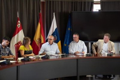 Gobierno y Cabildo de La Gomera apuestan por la colaboraci&oacute;n entre administraciones en materia educativa
