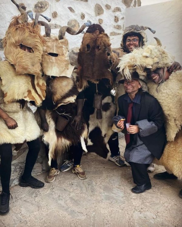 El Carnaval Tradicional cobra vida en las calles de La Aldea de San Nicolás