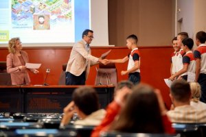 Comercio de Canarias entrega los premios del concurso escolar de consumo responsable ‘Consumópolis’