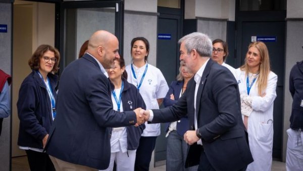 Fernando Clavijo destaca que la atenci&oacute;n sanitaria canaria sigue mejorando cerca de las personas