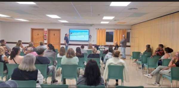 La participación vecinal define la nueva imagen de las 236 viviendas que serán remodeladas en Guía