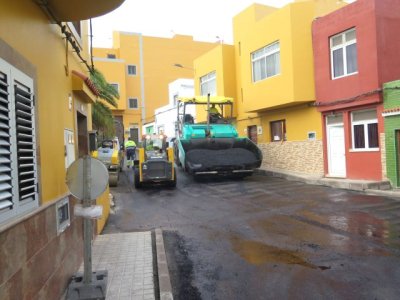 El Ayuntamiento de Gu&iacute;a culmina los proyectos de reasfaltado en varias zonas del municipio con una inversi&oacute;n de m&aacute;s de 335.000 euros