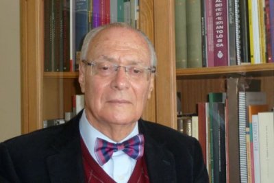'Templo de la memoria', la intervenci&oacute;n art&iacute;stica de Crist&oacute;bal Guerra en Cueva Pintada, recibe al profesor Antonio Gonz&aacute;lez Rodr&iacute;guez