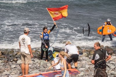 Wingfoil: N&iacute;a Suardiaz gana la Copa del Mundo de Freefly-Slalom para Espa&ntilde;a en Gran Canaria