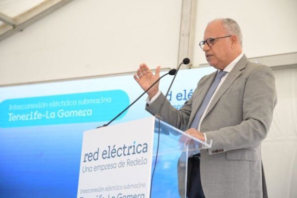 Curbelo: “El cierre del anillo eléctrico reforzará la seguridad energética de La Gomera”