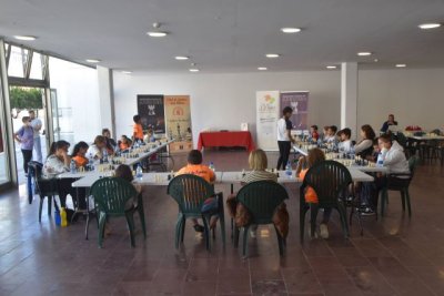 &Eacute;xito de participaci&oacute;n en la simult&aacute;nea &ldquo;Ajedrez para todas&rdquo;
