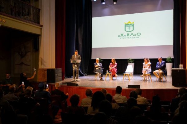 Gáldar: Arranca en el Teatro Consistorial el Simposio Internacional &#039;Amaziges. Historia, memoria e identidad&#039;