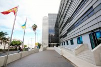 Canarias, una de las siete CCAA que contar&aacute; con un innovador equipo de Protonterapia para el tratamiento del c&aacute;ncer  La Consejer&iacute;a de Sanidad recibe una donaci&oacute;n de 28 millones de euros para incorporar a su cartera de servicios esta t&eacute;cnica innovador