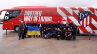 El Atl&eacute;tico de Madrid env&iacute;a el autob&uacute;s del primer equipo con ayuda a Ucrania