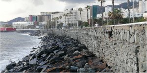 Franquis cita al Cabildo grancanario y al Ayuntamiento capitalino para concretar soluciones a la Avenida Marítima