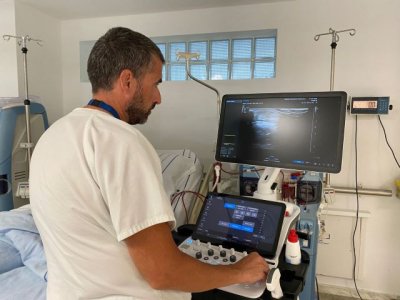 El Hospital La Candelaria mejora la oferta asistencial del servicio de Nefrolog&iacute;a con cuatro nuevos ec&oacute;grafos