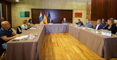 Gobierno, Fecai, Fecam y sindicatos acuerdan gestionar coordinadamente la estabilización de interinos y temporales