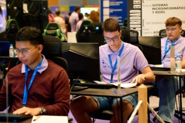 Educación incorpora 36 agentes tecnológicos para formación y asesoramiento digital en los centros de Canarias