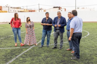 El campo de f&uacute;tbol 7 de El Matorral estrena cinco torretas de iluminaci&oacute;n y nueva instalaci&oacute;n el&eacute;ctrica