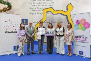 El Cabildo entrega los premios del concurso ‘Enfoque Violeta’ con el que promueve la igualdad en el deporte