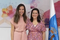 La consejera de Turismo, Jessica de León, recibe el traspaso de competencias de la consejera saliente