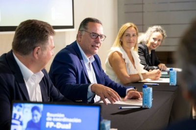 Poli Su&aacute;rez se re&uacute;ne con el empresariado para acelerar la implantaci&oacute;n de la FP Dual