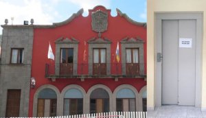 Guía: Nota de prensa de &#039;Juntos por Guía&#039; solicitando la inmediata reparación del ascensor del Ayuntamiento