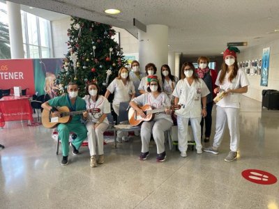 Los villancicos se &laquo;cuelan&raquo; estos d&iacute;as en el HUC