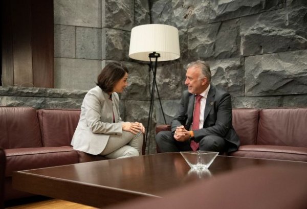 El presidente de Canarias recibe a la portavoz del Grupo Socialista en el Senado