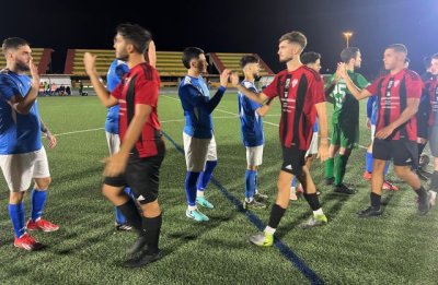 Fútbol 1ª Regional: (2-4) El CD San Isidro cae ante el Intercanarias y deja escapar una oportunidad vital en la lucha por la permanencia