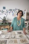 La artista visual Paqui Mart&iacute;n propone un taller de estampaci&oacute;n textil en la Casa-Museo Antonio Padr&oacute;n de G&aacute;ldar