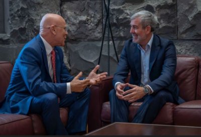 El presidente de Canarias abord&oacute; en un encuentro las principales quejas ciudadanas que llegan al Diputado del Com&uacute;n
