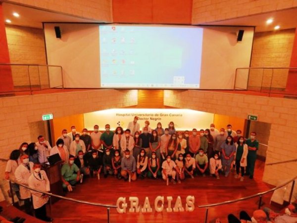 El Hospital Dr. Negrín homenajea a los nuevos especialistas que finalizan su período formativo