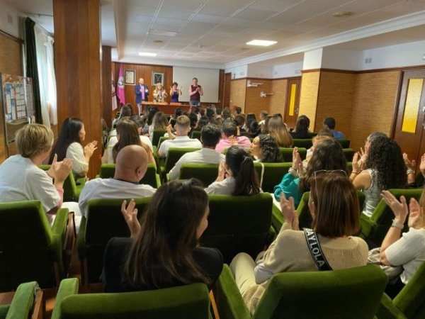 La XI Promoción del Grado de Enfermería del Hospital de La Candelaría gradúa a 45 enfermeras