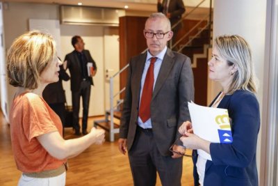 Vanoostende aborda en Bruselas la reconstrucción del sector primario en la isla de La Palma