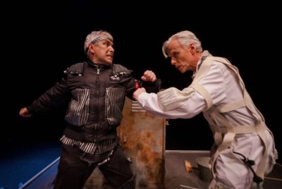 Dos n&aacute;ufragos de bandos contrarios se encuentran en el Teatro Guiniguada