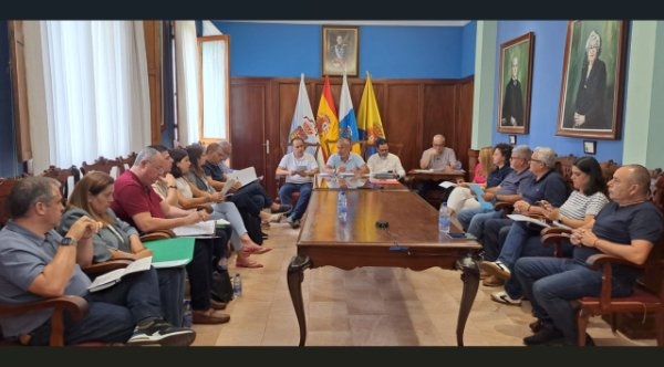 Guía: El alcalde lamenta el “espectáculo” que se vio durante el pleno celebrado hoy en el ayuntamiento