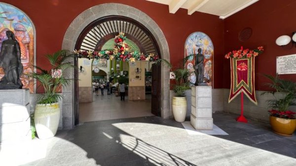 Gáldar: La Recova acoge el buzón real para que todos los vecinos y vecinas puedan entregar su carta a los Reyes Magos