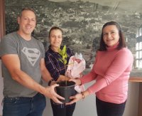 Teror: El proyecto ‘El árbol de tu vida’ cierra el año con 43 bebés inscritos para plantar su ejemplar de laurisilva