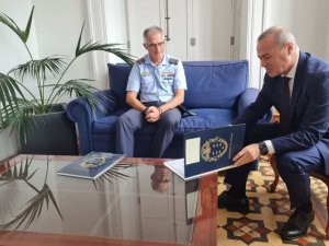 El Alcalde de Las Palmas de Gran Canaria mantiene un encuentro con el jefe del Mando Aéreo de Canarias