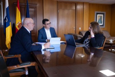 El Gobierno y las autoridades portuarias analizan propuestas para evitar la p&eacute;rdida de competitividad