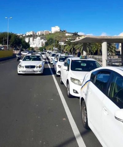 El Cabildo comienza a abonar la subvenci&oacute;n de 776.322 euros concedida al sector del taxi para la renovaci&oacute;n de su flota de veh&iacute;culos