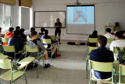 Sanidad forma a m&aacute;s de 1.000 alumnos de primaria y secundaria de Tenerife en primeros auxilios y RCP