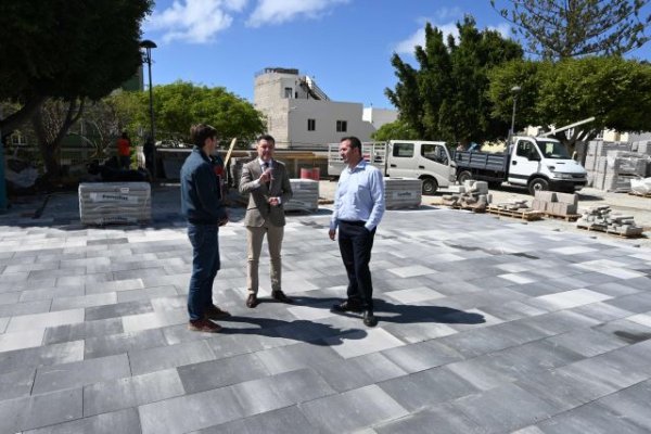 Gáldar: Avanzan los trabajos de rehabilitación y mejora de la Plaza de Barrial