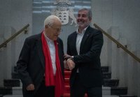 Fernando Clavijo analiza con el Padre &Aacute;ngel la emergencia humanitaria en Canarias