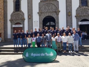 El CB Gran Canaria realiz&oacute; su tradicional ofrenda floral a la Virgen del Pino en el inicio de temporada