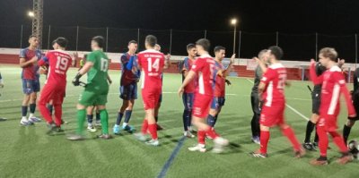 Fútbol 1ª Regional: Ancor se erige en héroe del derbi comarcal y sostiene al Agaete ante un combativo San Isidro (1-0)