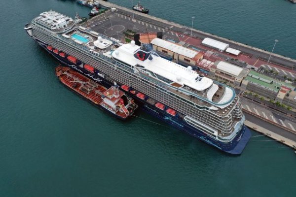 Puertos de Las Palmas suministra más de 2,1 millones de toneladas de combustible en los diez primeros meses del año