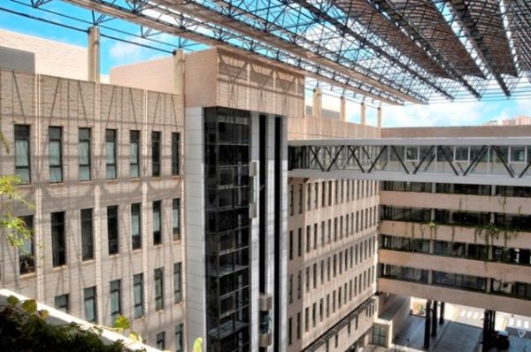 Reconocimiento al grupo, liderado por el Hospital Dr. Negrín, que investiga los genes que predisponen a la covid-19