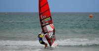 Windsurf: Blanca Alabau gana en Sotavento y Mortefon frena la racha de Iachino